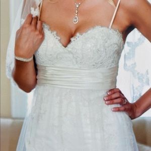 Essence of Australia Size 10